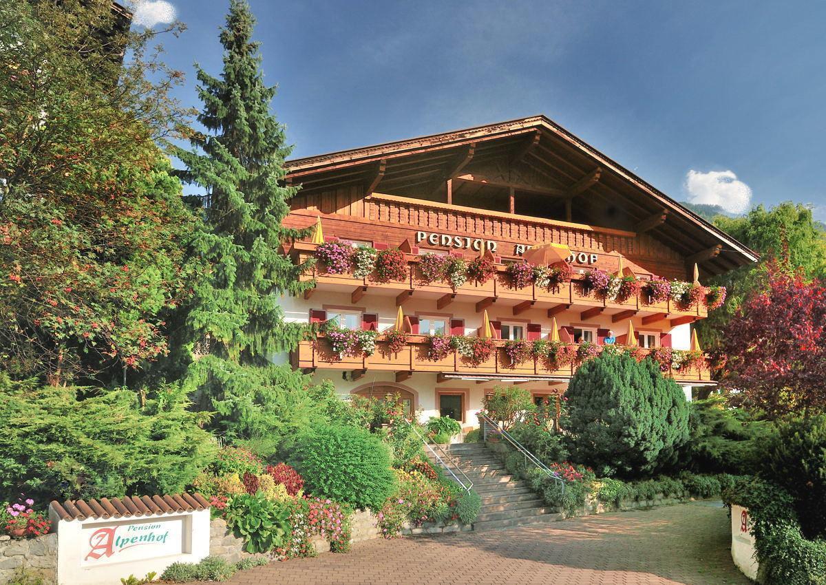 Pension Alpenhof San Leonardo in Passiria Bagian luar foto